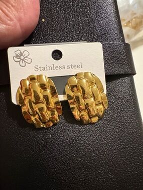 Gold Stainless Steel Textured Chain-Style Clip Earrings